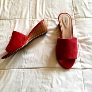 Red Suede tahari wedgw sandles (New)